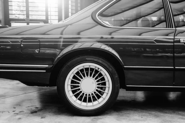 Close Wheel Disk Side Vintage Automobile — ストック写真