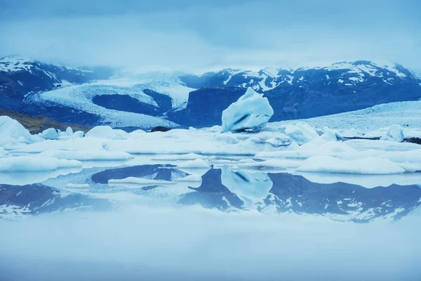 Glaciärlagunen Jökulsárlón Fantastisk Solnedgång Den Svarta Stranden Island — Stockfoto