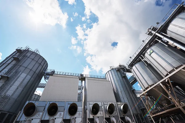 Silos Agrícolas Edificio Exterior Almacenamiento Secado Granos Trigo Maíz Soja — Foto de Stock