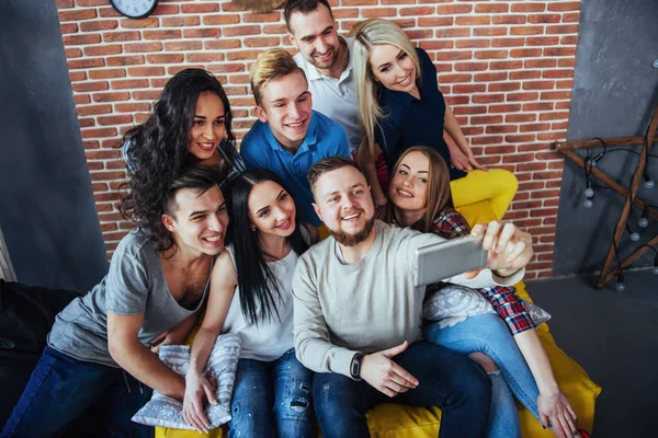 Groep Mooie Jonge Mensen Doen Selfie Een Cafe Beste Vrienden — Stockfoto