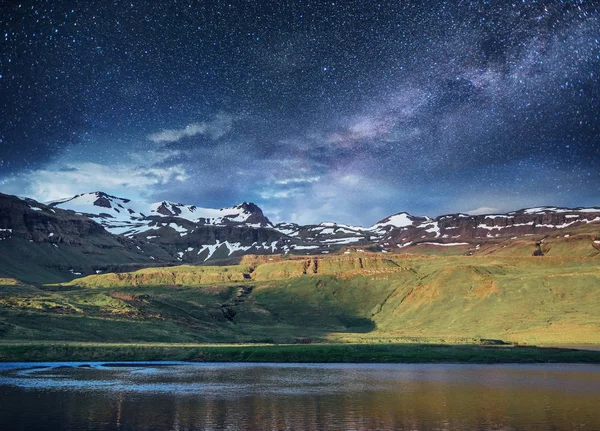 Valley Nemzeti Park Landmannalaugar Hegyek Szelíd Lejtőin Hómezők Gleccserek Találhatók — Stock Fotó