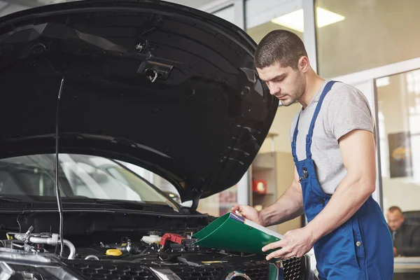 Car Service Repair Maintenance People Concept Auto Mechanic Man Smith — Stock Photo, Image