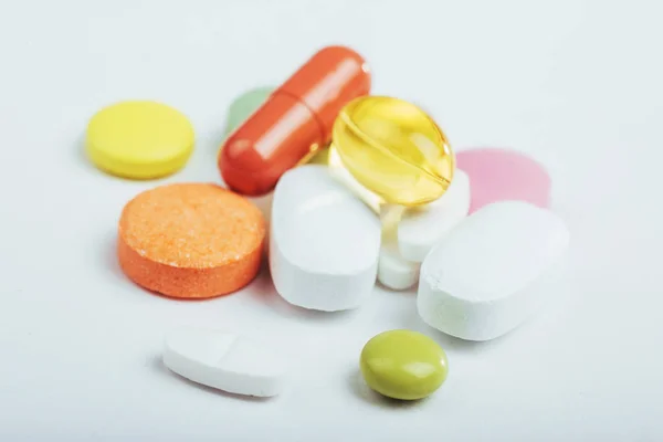 Píldoras Cápsulas Suplementos Médicos Coloridos Para Tratamiento Atención Médica Fondo — Foto de Stock