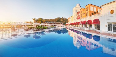 Tip eğlence kompleksi. Türkiye 'de yılda 5 milyondan fazla ziyaretçi bulunan havuzlu ve su parklı popüler tatil beldesi. Amara Dolce Vita Luxury Oteli. Tatil köyü. Tekirova-Kemer