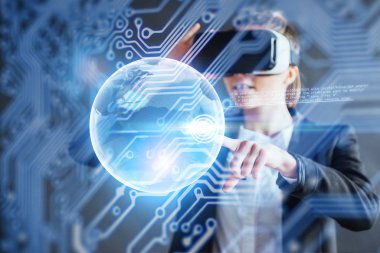 Bilim ve tıpta yenilikçi teknolojiler. Bağlantı teknolojisi. Güvenlik kavramı. Işıl ışıl parlayan Dünya gezegeni. Sanal gerçeklik kulaklığı.