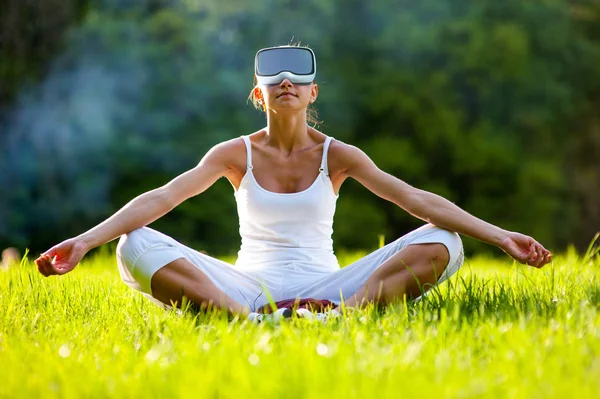 Relax Zen Young Girl Using Virtual Reality Headset Glasses Sitting — Stock Photo, Image