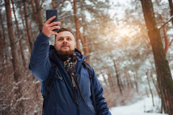 Mann Reisende Mit Rucksack Wandern Lifestyle Adventure Konzept Aktivurlaub Freien — Stockfoto