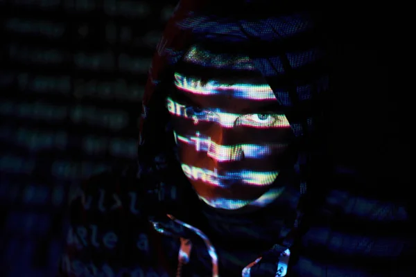 Cyber Attack Unrecognizable Hooded Hacker Using Virtual Reality Digital Glitch — Stock Photo, Image