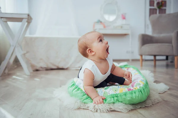 Bettwäsche Für Kinder Das Baby Schläft Bett Ein Gesundes Kleines — Stockfoto