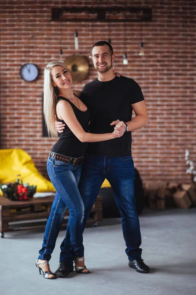 Young Couple Dancing Latin Music Bachata Merengue Salsa Two Elegance — Stockfoto