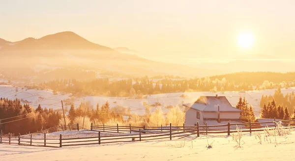 Mysterious Winter Landscape Majestic Mountains Winter Fantastic Sunset Recording Houses — Stock Photo, Image