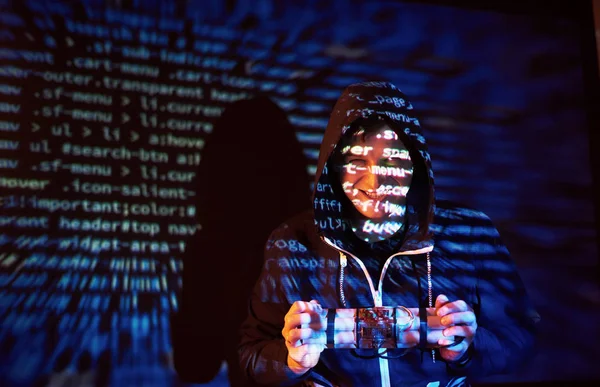 Cyber Attack Unrecognizable Hooded Hacker Using Virtual Reality Digital Glitch — Stock Photo, Image
