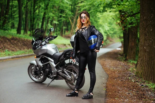 Attractive Sexy Girl Dressed Leather Posing Sports Motorbike — Stock Photo, Image