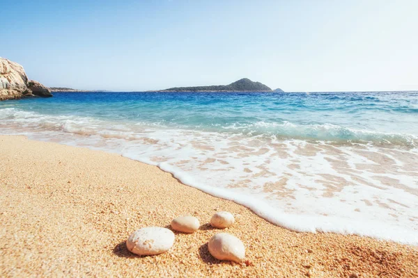 Fantastisk Utsikt Över Havet Kusten Med Gul Sand Och Blått — Stockfoto