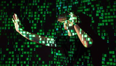 Kafkasyalı bir adam ve sanal gerçeklik VR kulaklığının çifte pozlandırılması muhtemelen bir oyuncu ya da hackerın kodu güvenli bir ağa ya da sunucuya kırmasıdır.