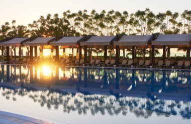 Türkiye 'de havuzları ve su parkları olan popüler bir tatil köyü. Otelde. Tatil