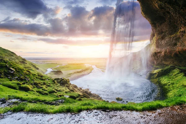 Cachoeira Islandesa Mais Famosa Majestosa Seljalandsfoss — Fotografia de Stock