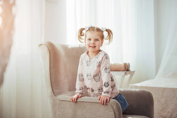 Happy Face Funny Baby Girl Bright Room — Stock Photo, Image