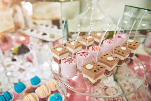 Wedding Reception Dessert Table Delicious Decorated White Cupcakes Frosting Closeup — Stock Photo, Image