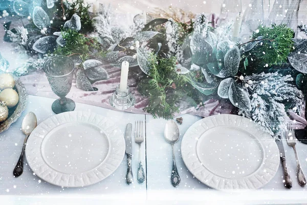 Noel Yemeği Için Masa Servis Edildi Oturma Odasında Üst Manzara — Stok fotoğraf