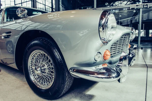 Closeup Old Car Silver Colored Paint Automobile Show — Stock Photo, Image