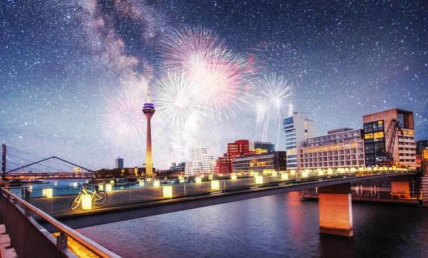 Bela Vista Calma Cidade Amsterdã Fogos Artifício Coloridos Fundo Céu — Fotografia de Stock