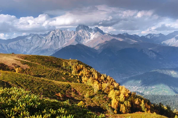 Hustá Mlha Horský Průsmyk Goulet Gruzie Svaneti Evropě Kavkazu — Stock fotografie