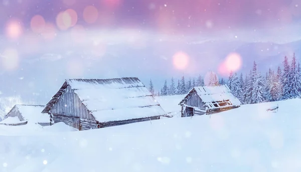 Cabane Dans Les Montagnes Hiver Fond Avec Quelques Reflets Doux — Photo