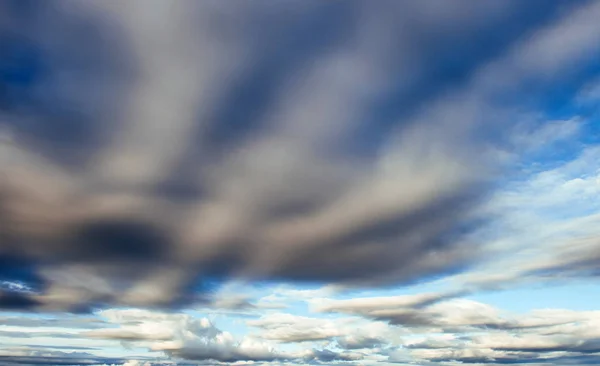 Drámai Vihar Cloudscape Furcsa Felhő Alakzatokkal — Stock Fotó