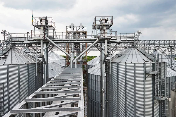 Silo Agrícola Edificio Exterior Almacenamiento Secado Granos Trigo Maíz Soja — Foto de Stock