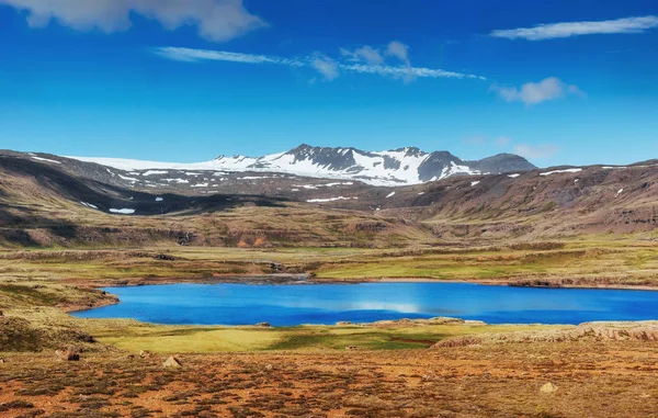 Lankás Hófödte Hegyek Gleccserek Tavasz Csodálatos Izland — Stock Fotó