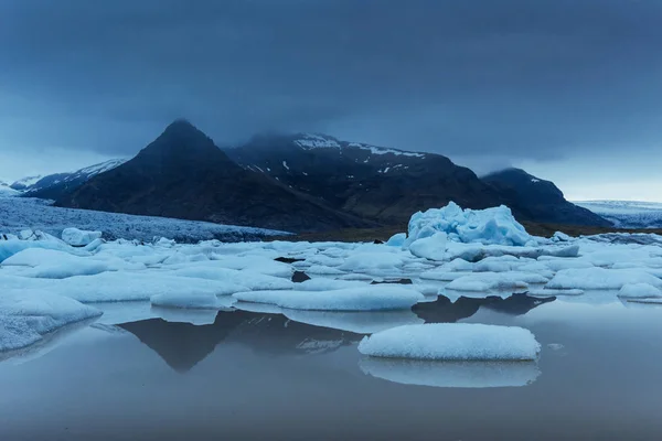 Ледниковая Лагуна Йокульсарлон Фантастический Закат Черном Пляже Исландия — стоковое фото