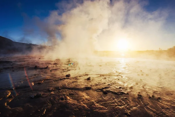 Geysers Iceland Fantastic Kolory Turysty Watch Beauty World — Stock Photo, Image