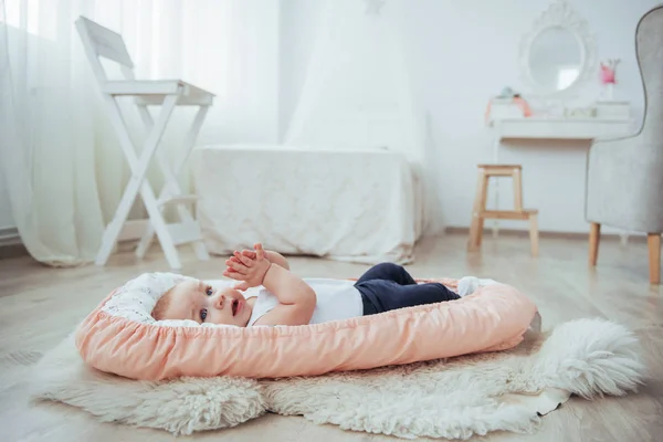 Bedding Children Baby Sleeps Bed Healthy Little Baby Soon Birth — Stock Photo, Image