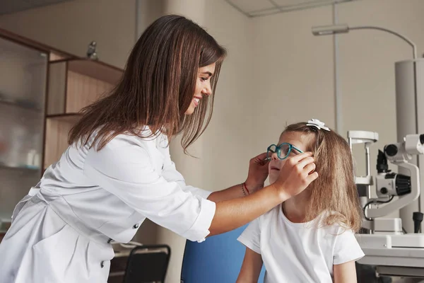 Device Suitable You Little Girl Tries New Blue Glasses Ophthalmologic — 스톡 사진