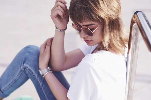 Estilo Vida Verano Aire Libre Imagen Mujer Joven Bastante Hipster — Foto de Stock