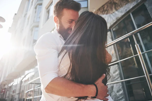 Portrait Beau Jeune Couple Souriant Ensemble — Photo