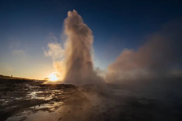 Strokkur Geyser Eruption Iceland Fantastic Colors Shine Steam Beautiful Pink — Stock Photo, Image