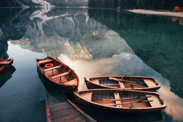 Just Come Swim Wooden Boats Crystal Lake Majestic Mountain Reflection — Stock Photo, Image