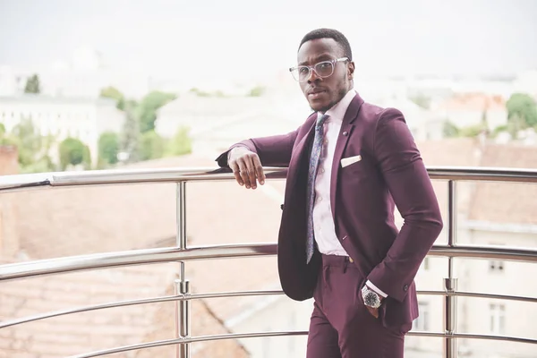 Jovem Empresário Afro Americano Está Pronto Para Encontrar — Fotografia de Stock
