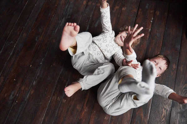 Two Children Brother Sister Pajamas Play Together — Stock Photo, Image