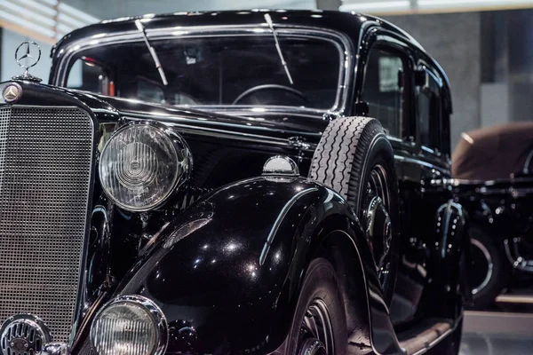 Stuttgart Deutschland 2018 Mercedes Museum Poliertes Schwarzes Retro Auto Mit — Stockfoto