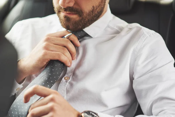 Een Mooie Jongeman Bereidt Zich Voor Een Volledige Ontmoeting — Stockfoto