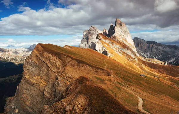 Gorgeous Daylight Outstanding Hills Seceda Dolomite Mountains Daytime — Stock Photo, Image