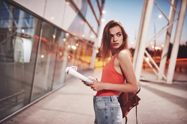 Young Beautiful Girl Backpack Her Shoulders Standing Street Airport She — Stock Photo, Image