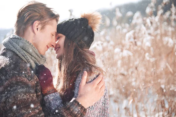 Christmas Happy Couple Love Embrace Snowy Winter Cold Forest Copy — Stock Photo, Image