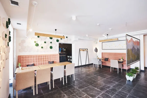 Intérieur Café Moderne Simple Avec Des Meubles Classiques Bois — Photo