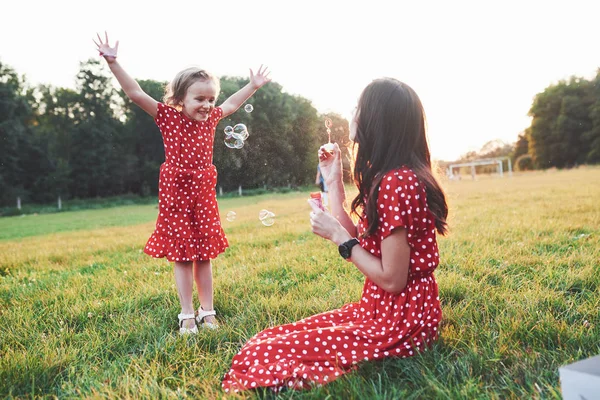 Zoveel Van Hen Meisje Met Haar Dochter Hebben Plezier Met — Stockfoto