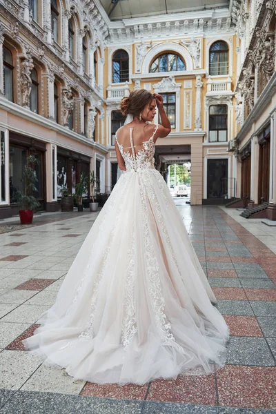Mulher Jovem Delicada Bonita Noiva Sexy Vestido Casamento Luxuoso — Fotografia de Stock