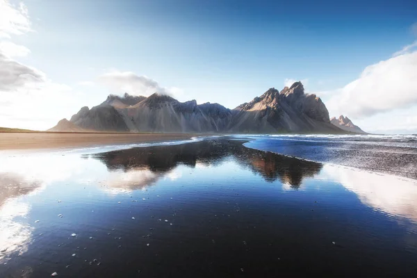 Schöne Jokulsarlon Ake Mit Berg Und Blauem Himmel Hintergrund Island — Stockfoto